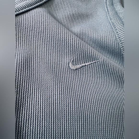 Nike crop top - Picture 3 of 6
